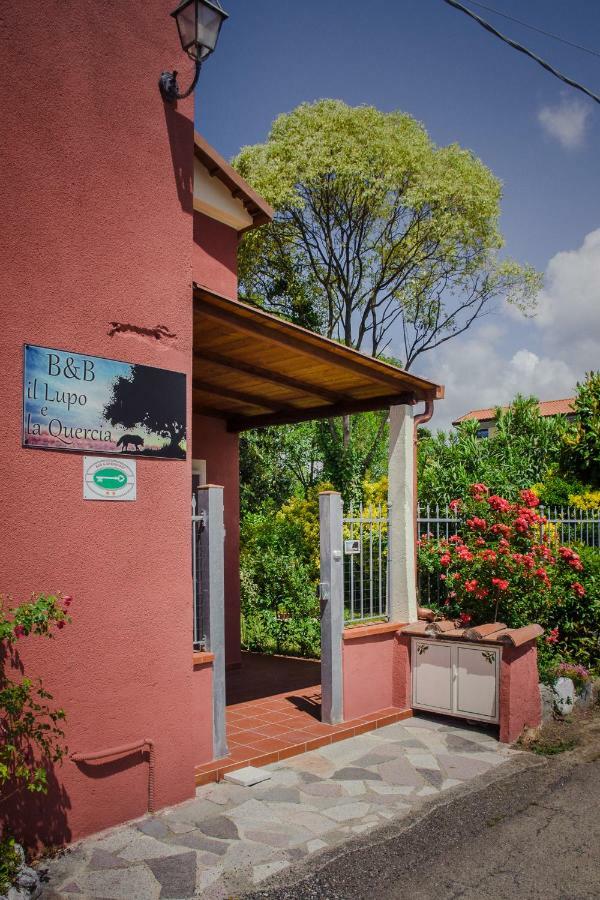 B&B Il Lupo E La Quercia Castelnuovo Magra Bagian luar foto